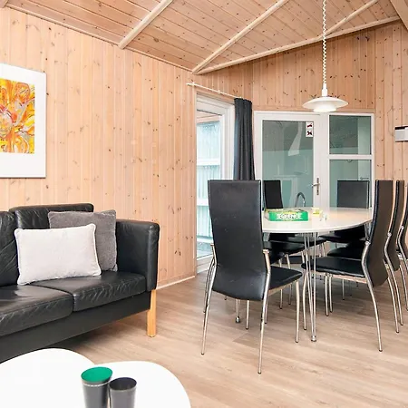 Kirsebaervaenget Iii Holiday home Hejls